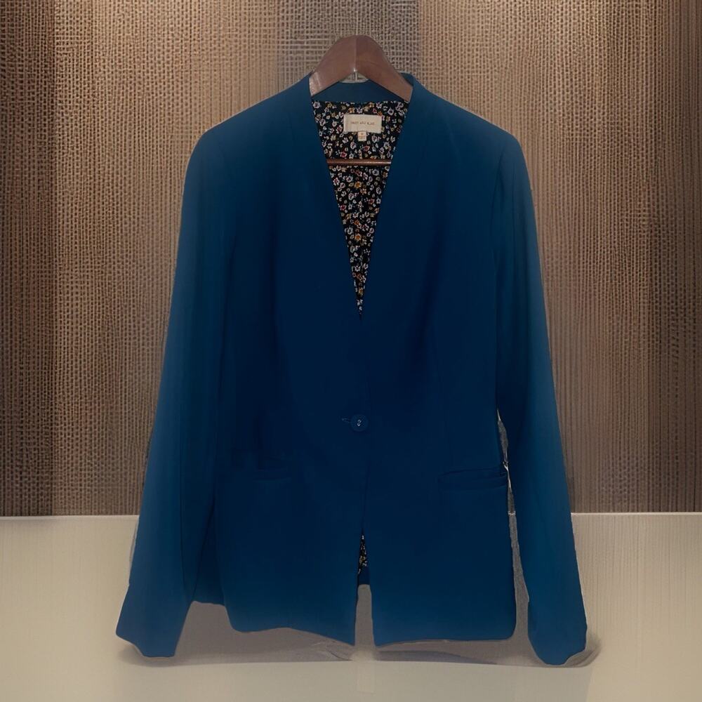 Skies Are Blue Women's Blue Blazer Jacket Medium Notch Lapel Lined Floral